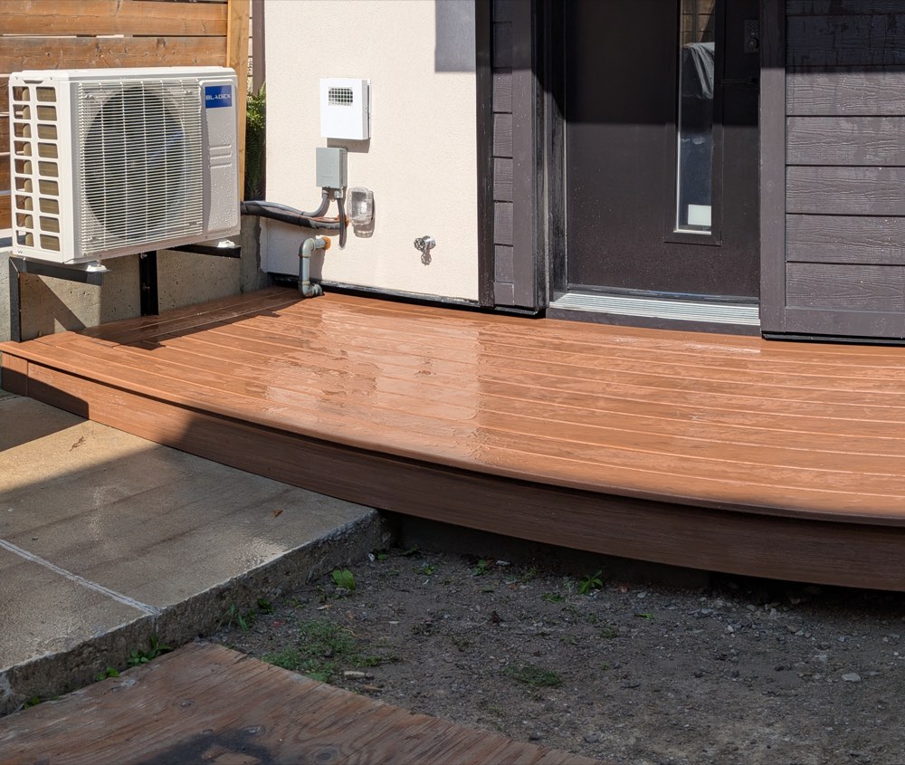 Curved composite deck and walkway